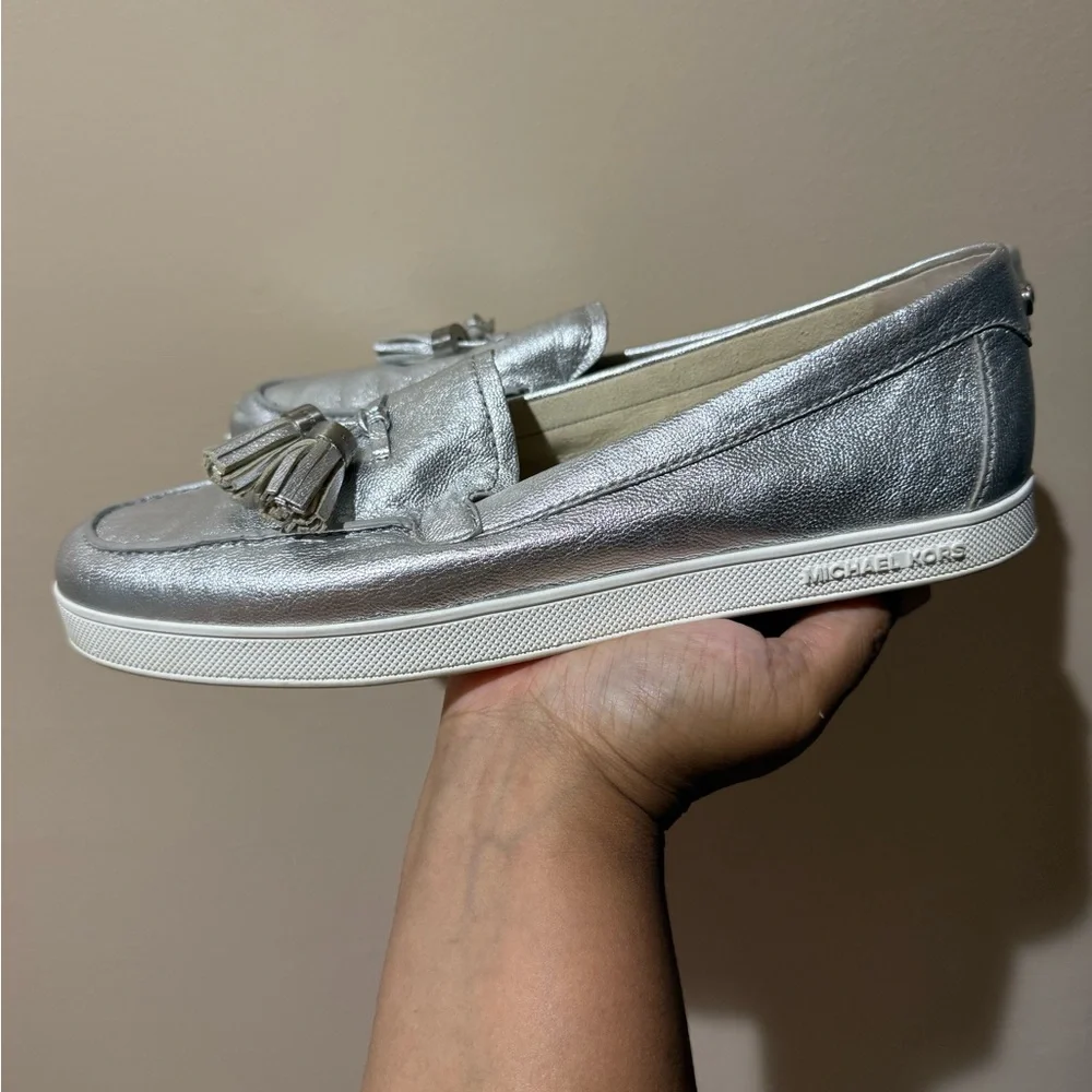 Michael Kors Loafers‎ Size 9 Leather Silver Metallic Callahan Moccasins U